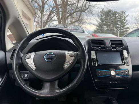 Used 2014 Nissan Leaf SL image 9