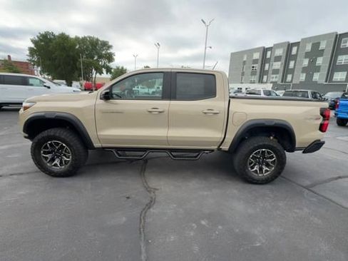 Used 2024 Chevrolet Colorado ZR2 w/ Technology Package AWD/4WD image 5