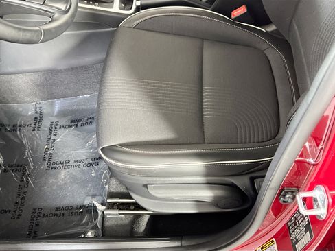 Used 2023 Hyundai Venue Limited FWD image 19