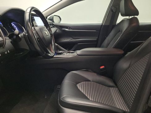 Used 2022 Toyota Camry SE FWD image 17