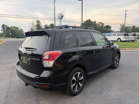 Used 2018 Subaru Forester 2.5i Premium w/ All-Weather Package AWD/4WD image 4