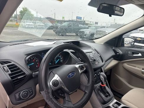 Used 2016 Ford Escape SE FWD image 9