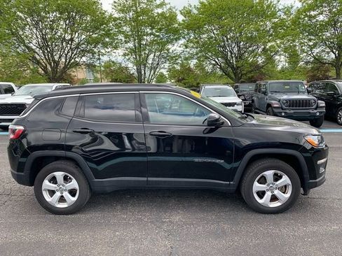 Used 2018 Jeep Compass Latitude w/ Popular Equipment Group AWD/4WD image 8