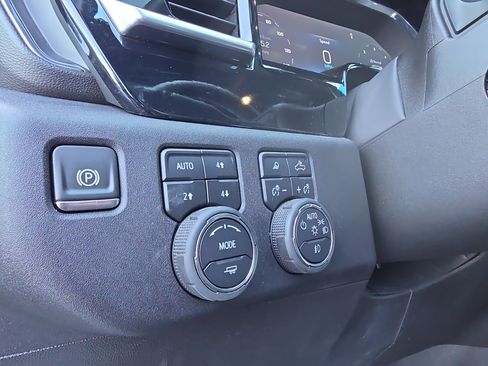 Used 2024 Chevrolet Silverado 1500 High Country w/ High Country Premium Package image 18