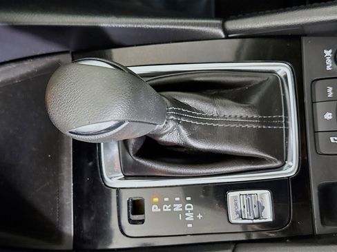 Used 2017 MAZDA MAZDA3 Sport image 20