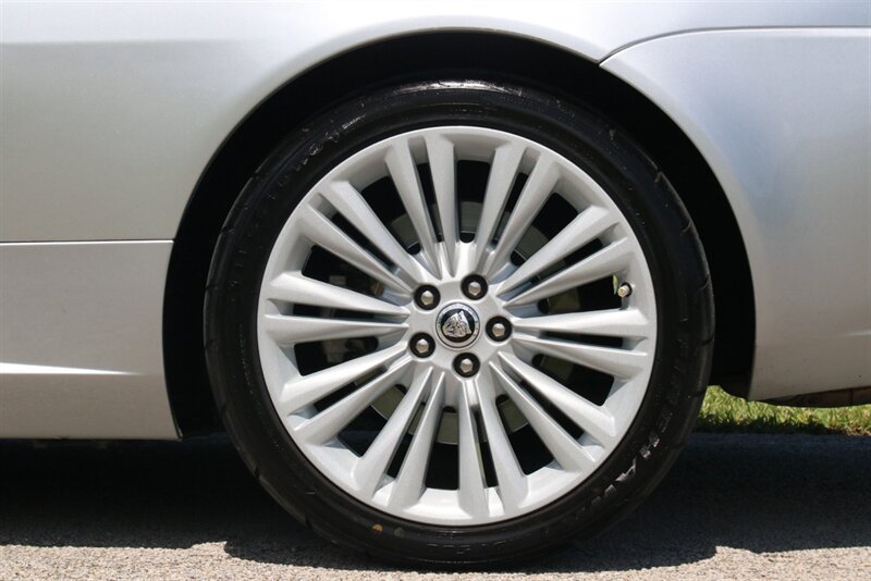 Used 2010 Jaguar XK Convertible RWD image 38