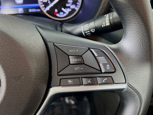 Used 2025 Nissan Sentra SV FWD image 30