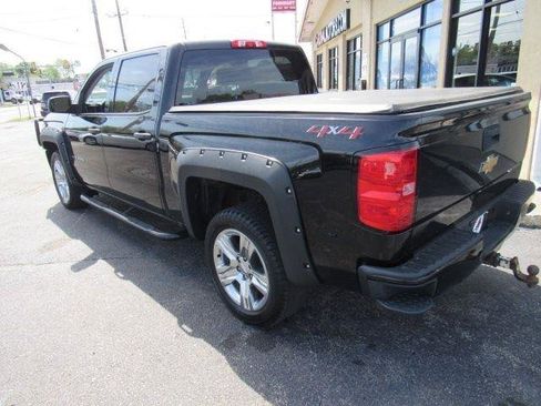 Used 2018 Chevrolet Silverado 1500 Custom w/ Custom Value Package AWD/4WD image 8