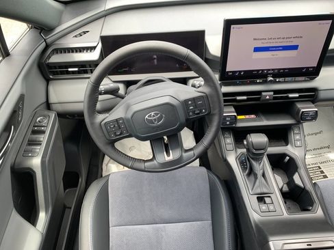 Used 2026 Toyota RAV4 XSE w/ Weather Package AWD/4WD image 16