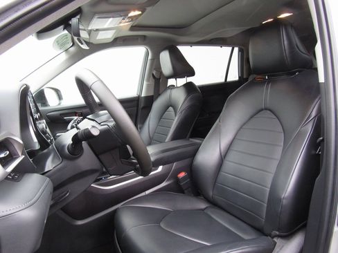 Certified 2022 Toyota Highlander XLE image 11