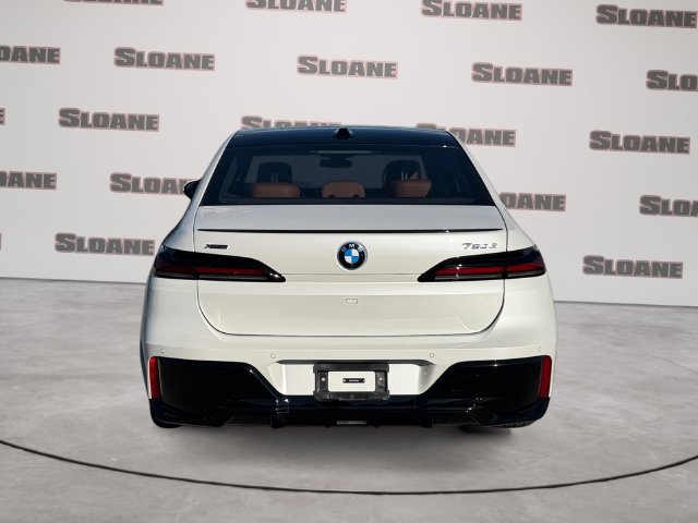 Certified 2026 BMW 750e xDrive AWD/4WD image 4