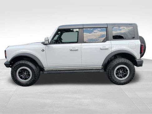 Used 2023 Ford Bronco Outer Banks w/ Sasquatch Package AWD/4WD image 2