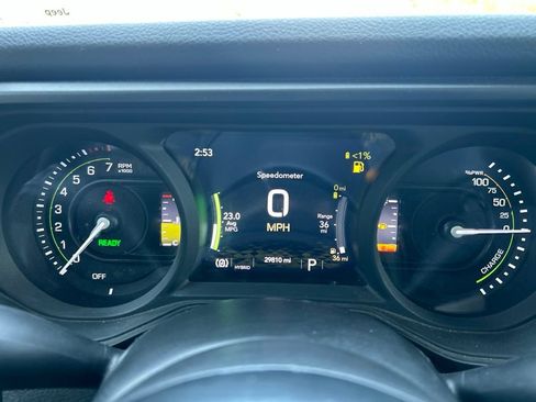Used 2024 Jeep Wrangler Unlimited w/ Convenience Group AWD/4WD image 20