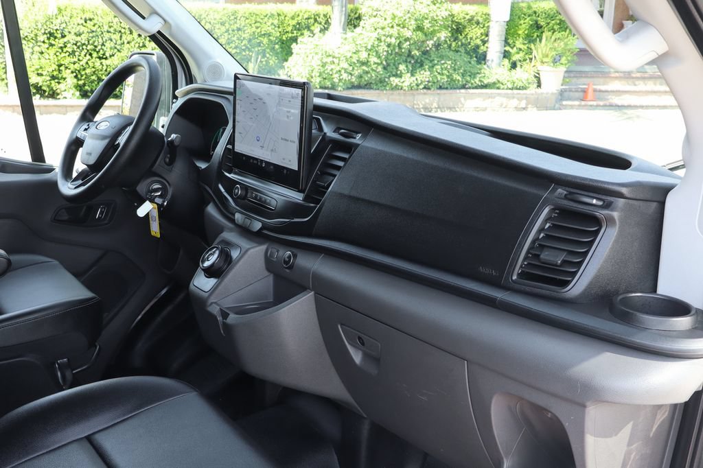 Used 2022 Ford E-Transit Medium Roof RWD image 40