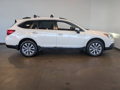 Used 2017 Subaru Outback 3.6R Touring w/ Popular Package #5A image 6