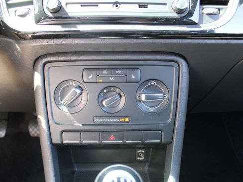 Used 2013 Volkswagen Beetle 2.5 FWD image 20