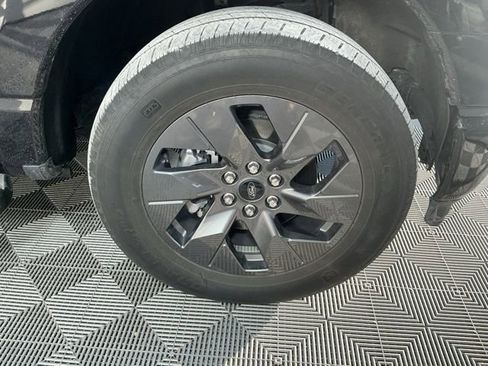 Used 2022 Ford F150 Lightning Lariat image 16