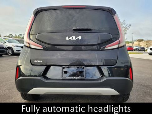 Used 2023 Kia Soul LX image 9