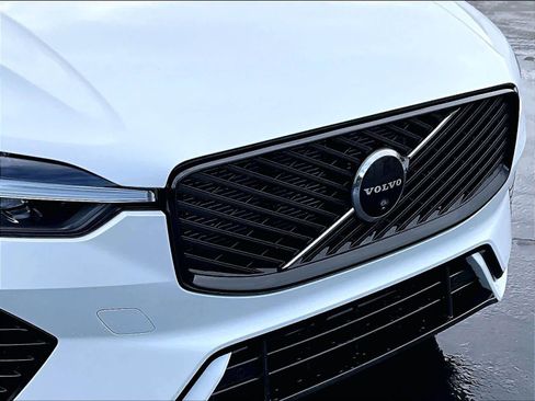 Used 2026 Volvo XC60 T8 Plus w/ Protection Package Premier image 32