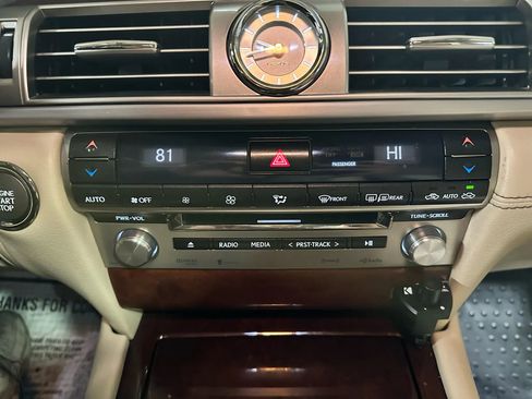 Used 2014 Lexus LS 460 AWD w/ Comfort Package image 27