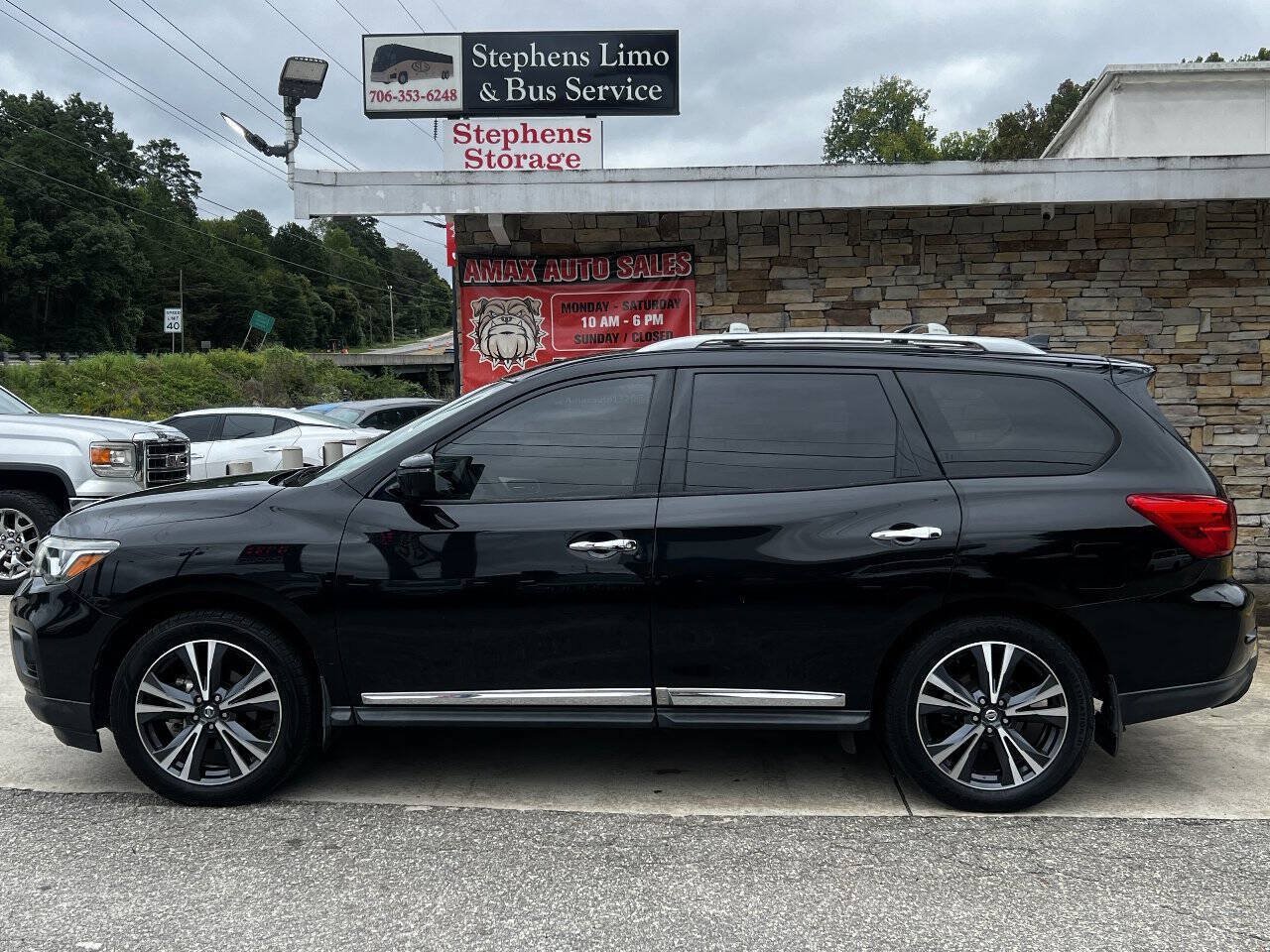 Used 2019 Nissan Pathfinder Platinum w/ Cargo Package FWD image 3