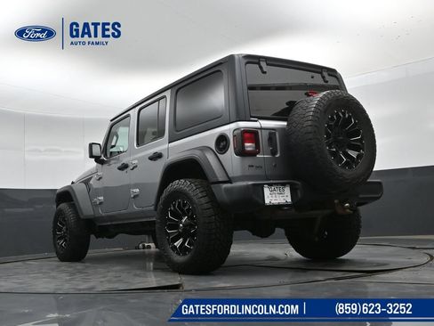 Used 2018 Jeep Wrangler Unlimited Sport AWD/4WD image 41