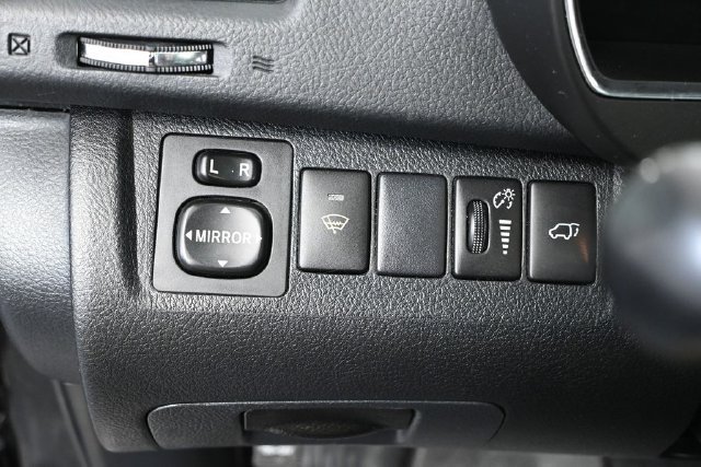 Used 2010 Toyota Highlander Limited AWD/4WD image 25