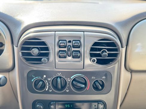 Used 2005 Chrysler PT Cruiser Touring w/ Moonroof Group image 27