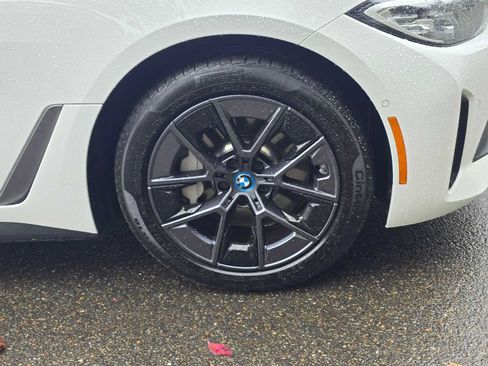 Used 2023 BMW i4 eDrive35 RWD image 9