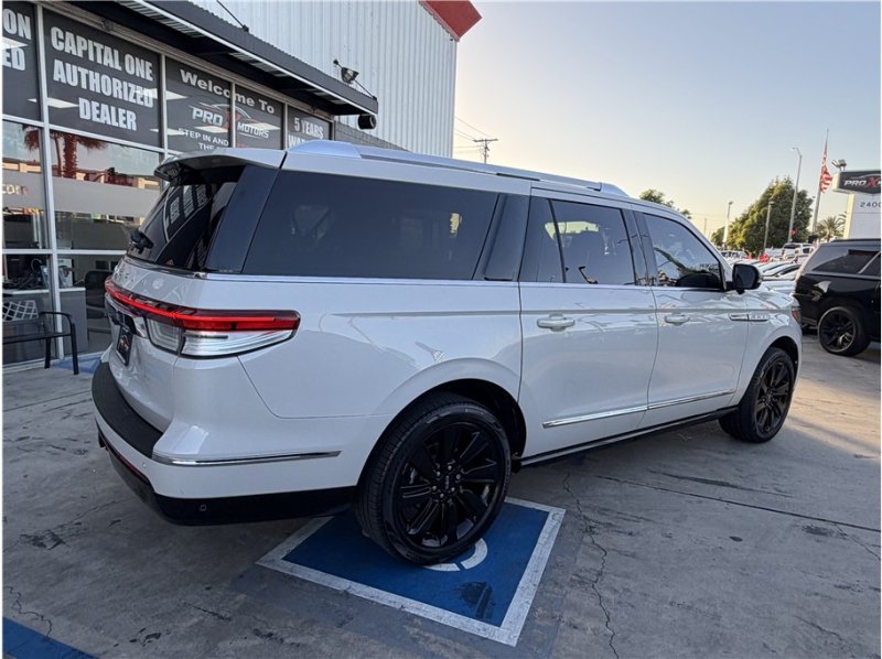 Used 2022 Lincoln Navigator L Reserve AWD/4WD image 71