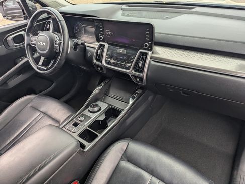 Certified 2023 Kia Sorento EX FWD image 10