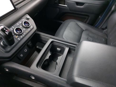 Used 2021 Land Rover Defender 110 X-Dynamic HSE image 26