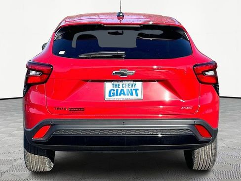 Used 2026 Chevrolet Trax RS w/ Driver Confidence Package FWD image 4