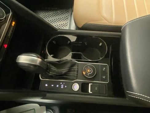 Used 2022 Volkswagen Atlas Cross Sport SEL Premium R-Line AWD/4WD image 26