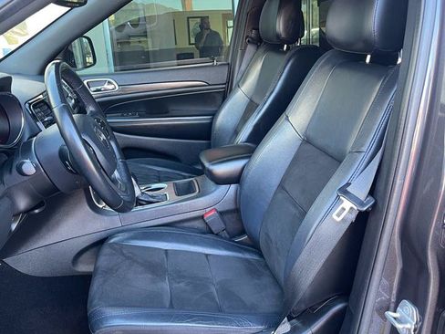 Used 2019 Jeep Grand Cherokee Altitude AWD/4WD image 12