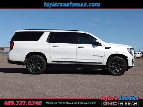 Used 2023 GMC Yukon XL Denali w/ Advanced Technology Package AWD/4WD image 3