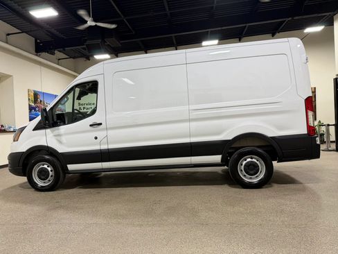 Used 2025 Ford Transit 250 148 Medium Roof RWD image 8