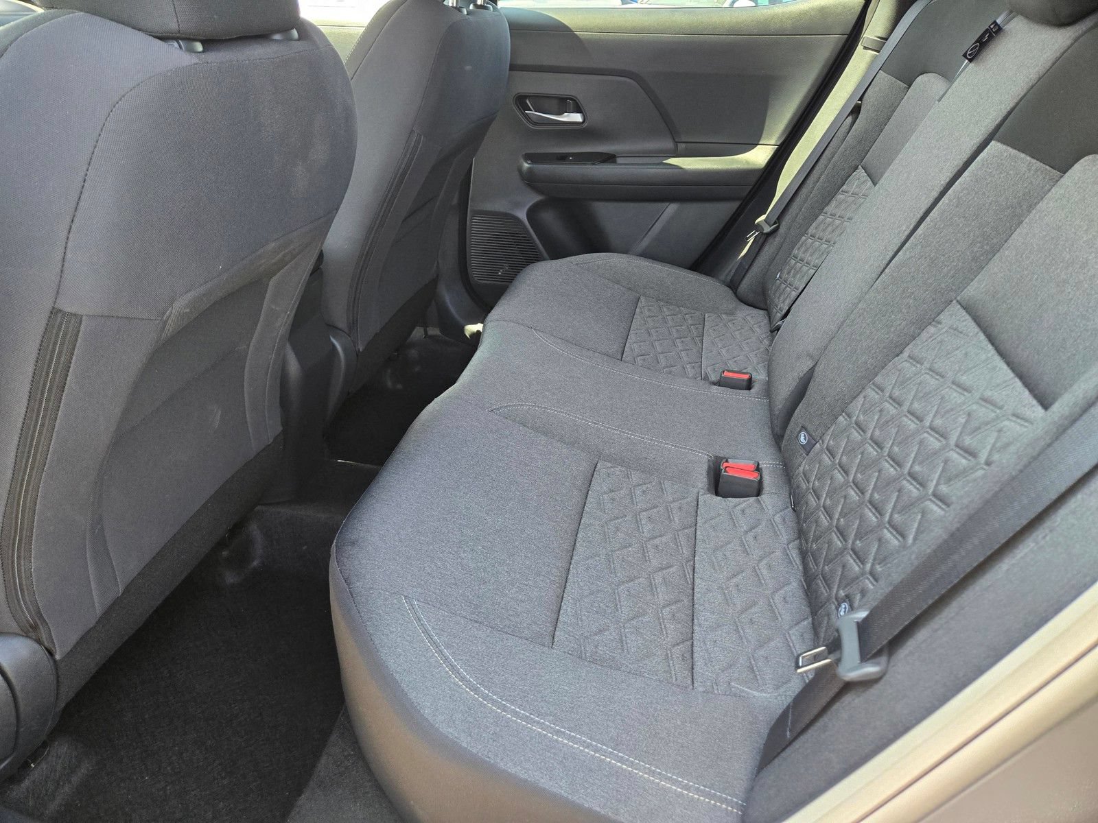 Used 2025 Nissan Kicks SV AWD/4WD image 16