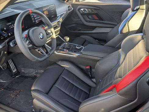 Used 2025 BMW M2 w/ Lighting Package image 4