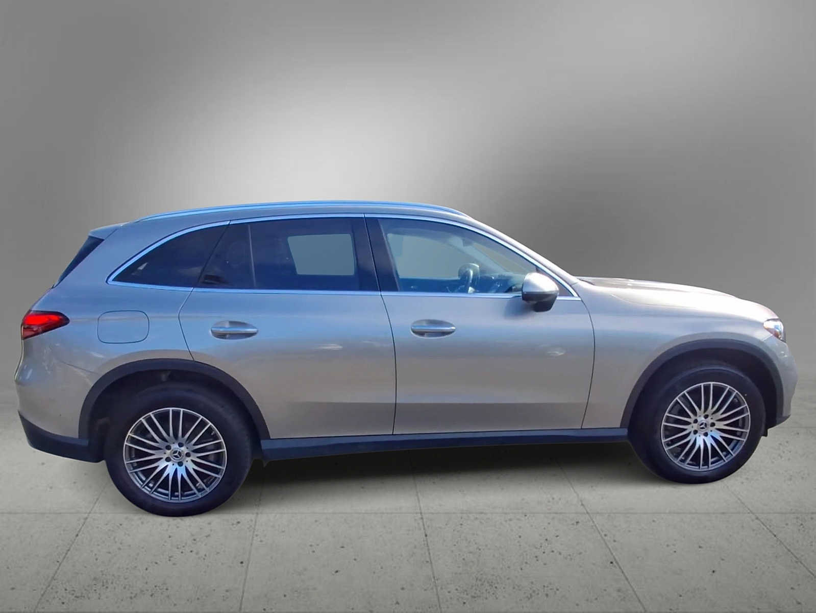 Used 2023 Mercedes-Benz GLC 300 4MATIC image 9
