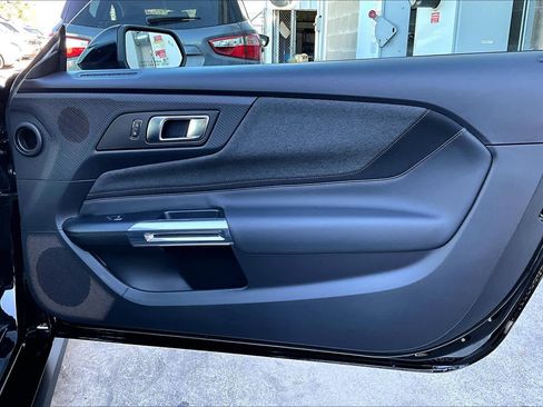 Used 2025 Ford Mustang Coupe image 23