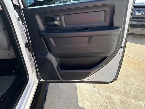 Used 2014 RAM 3500 Tradesman w/ Chrome Appearance Group image 13