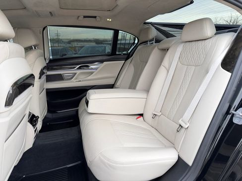 Used 2018 BMW 750i xDrive AWD/4WD image 13