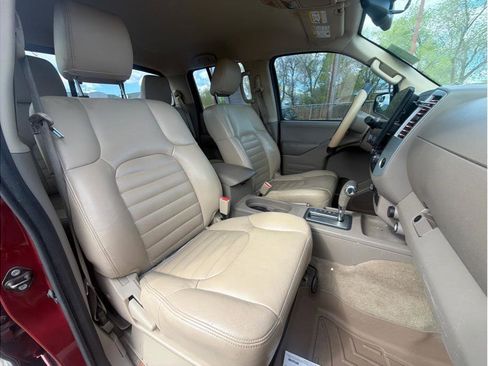 Used 2016 Nissan Frontier SV w/ SV Value Truck Package image 4