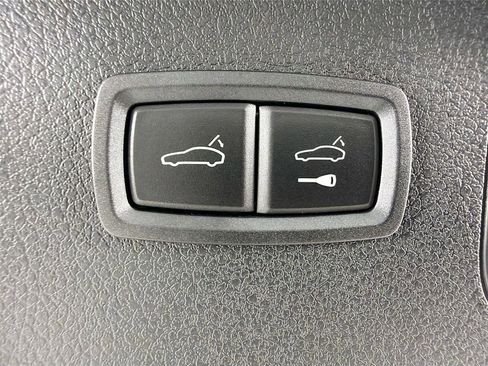 New 2026 Porsche Macan Turbo image 24