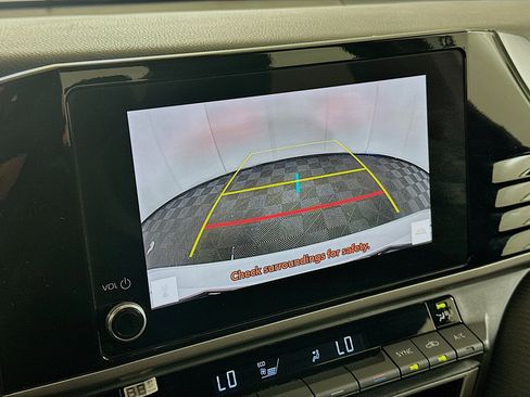 Used 2025 Toyota Camry SE FWD image 23