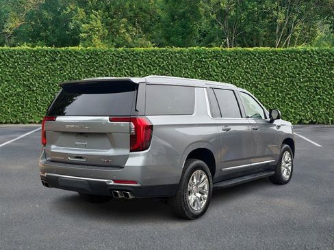 Used 2025 GMC Yukon XL Denali AWD/4WD image 3