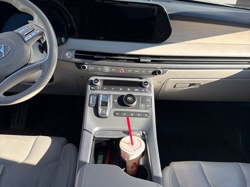 Used 2023 Hyundai Palisade Limited image 11