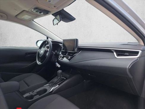Used 2025 Toyota Corolla LE FWD image 19