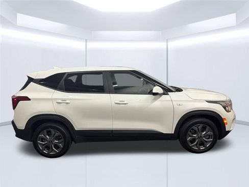 Certified 2024 Kia Seltos LX AWD/4WD image 5